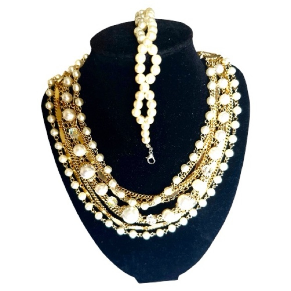 Elegant Gold and Cream Pearl Necklace Set